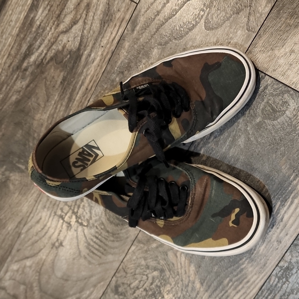 Vans Era laceup shoes men's size 9 camo